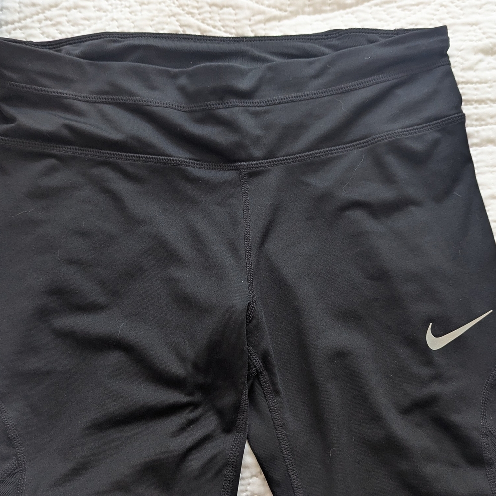 Nike Capri Black Leggings with Silver Logo